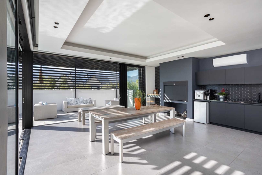 5 Bedroom Property for Sale in Val De Vie Estate Western Cape